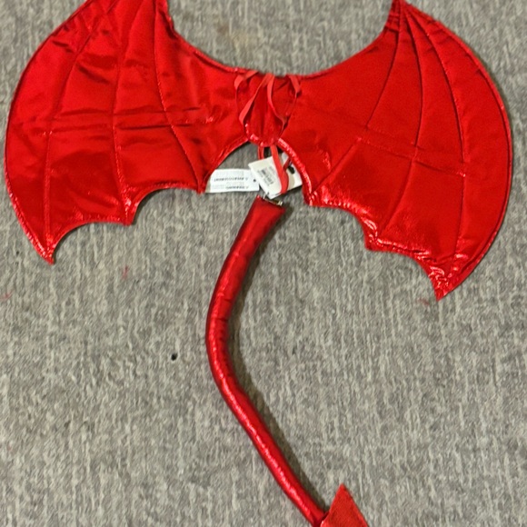 Devil costume wings and tail - Picture 2 of 2